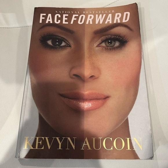 Other - GUC. Face Forward - Kevyn Aucoin - Paperback Book  - Make Up Pioneer!